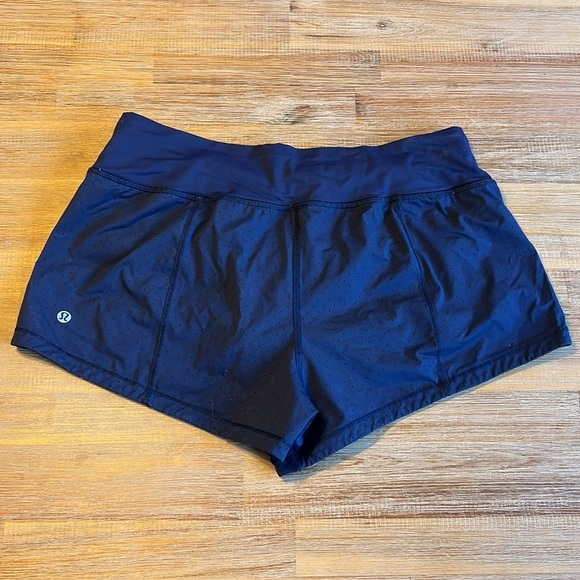 Lululemon Final Lap Navy Blue Mesh Shorts 2.5” - Picture 6 of 8